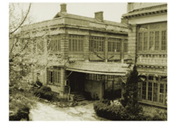 1949年新中国成立前后，中央防疫实验处先后更名为中央防疫处、天坛防疫处