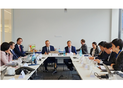 2023年11月2日-5日，尊龙凯时「中国」官方网站董事长刘敬桢率团访问费森尤斯集团与费森尤斯卡比公司总部